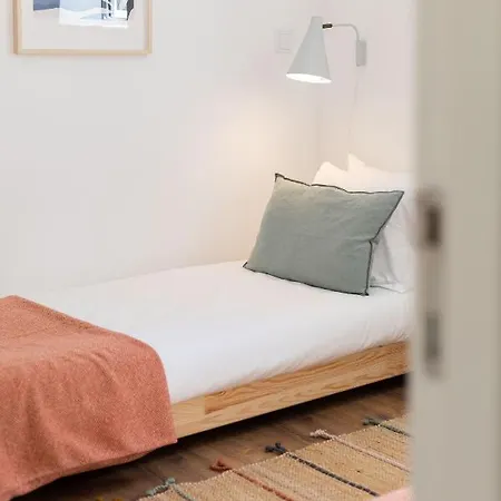 Trendy T.m By The River