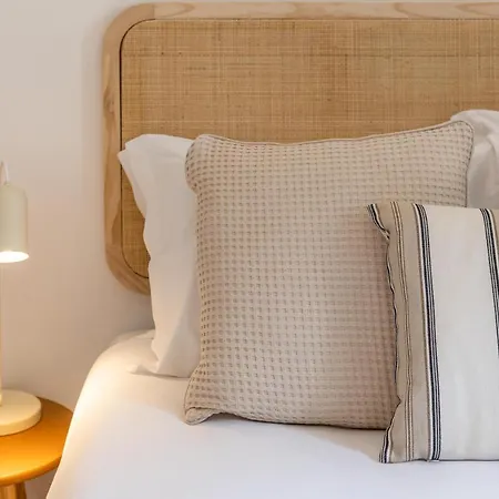 Trendy T.m By The River Apartmán *