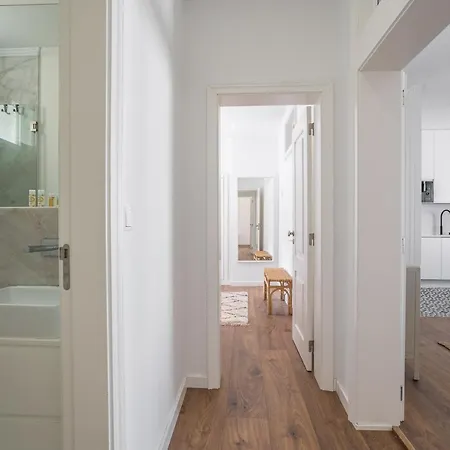 Trendy T.m By The River