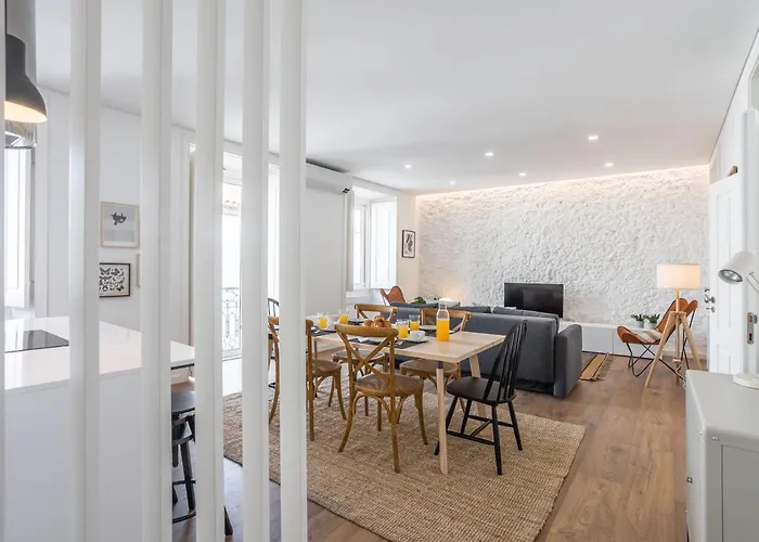 Trendy T.m By The River * Lisboa