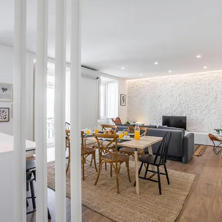 Trendy T.m By The River * Lisboa