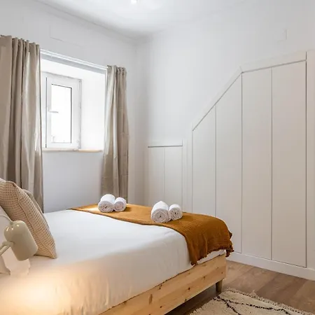 Trendy T.m By The River *